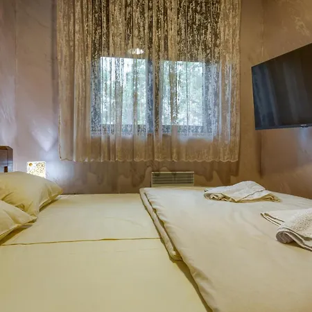Nele Apartment *